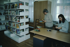 Renoviertes GdeHaus, Nebengebäude, Frauen Fahrni + Baumgartner, Schüler Bibliothek