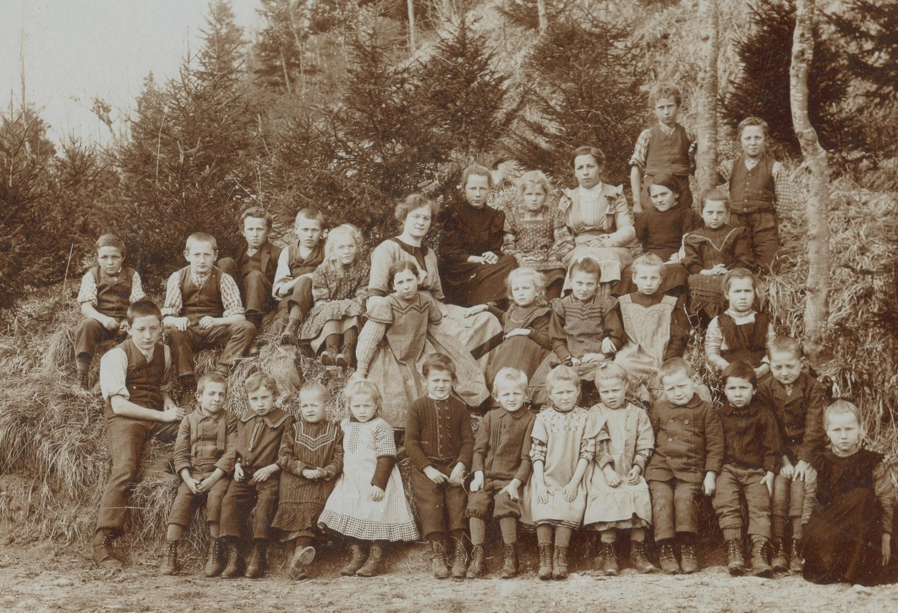 Schule Berg um ca. 1915 rum