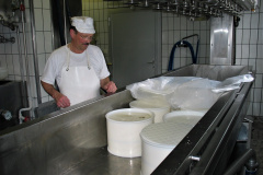 Käserei Kleinbäretswil, Verarbeitung, Karl Schmidt