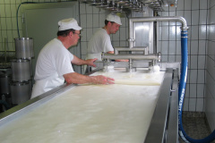 Chäsi Chlibäretswil, Vater und Sohn gemeinsam an der Arbeit