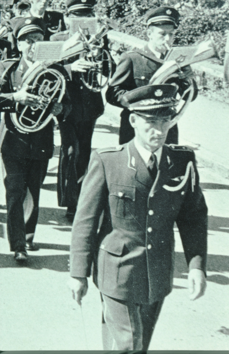 Schulhauseinweihung Dorf 1952, Dirigent Musikverein Otto Schaufelberger
