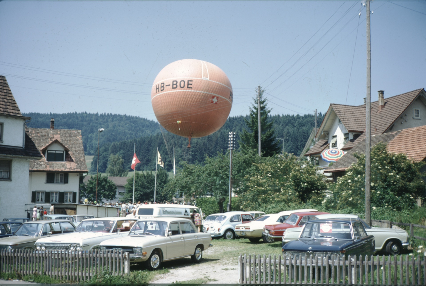 Oberlandfest, Ballonstart auf der Schulwiese, 3.-5.Juli 1971