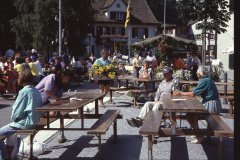 Diräkt us Bäretswil, Festplatz, Alfred Sturzenegger mit Blumen