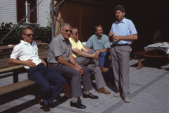 Diräkt us Bäretswil, Kurt Hobi, Hans Kohler, Walter Wolf, Gemeinderat Röbi Rüegg (stehend)