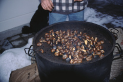 Neujahrsapéro, Gratis Marroni beim GdeHaus