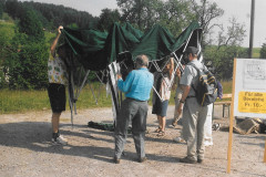 TodT 2001, Zelt aufstellen. Karl Zopfi, Reinhard Geel, Erika Strasser, Markus Steger