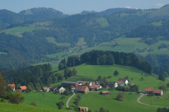 Chlibäretswil, Dorf und Häuser, imHG bereits die neue Remise vom Hof Brunner