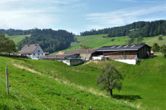 Chlibäretswil, Dorf und Häuser, Hof Brunner von südosten her gesehen