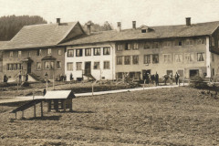 Chlibäretswil, Dorf und Häuser, Chloster