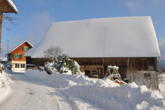 Chlibäretswil, ehem. Hüttenstrasse, vlnr Konsumhaus, Grosse Scheune mitten im Dorf, frühere Besitzer Egli/Brändli/Walder