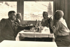 Gemeinderatsreise Säntis 1956, vlnr: Gemeinderäte Heinrich Brandenberger / Hermann Egli / Samuel Bohli / Reinhold Walder, Präsident