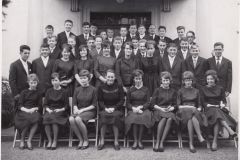 Konfirmanden 1964 mit Pfr. Jürg Schmid