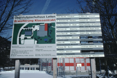 Schulhauserweiterung Letten, Baureklame