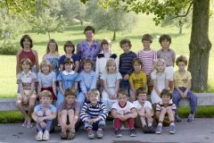 Klassenfoto Primar Adetswil, Elsbeth Hulftegger, 1981 Klassenfoto Primar Adetswil, Elsbeth Hulftegger, 1981