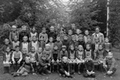 Klassenfoto Primar Dorf, Fr. Hartmann,1944