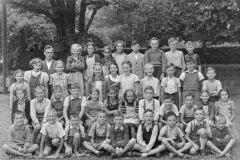 Klassenfoto Primar Dorf, Hr. Schäubli, 1951