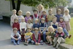 Klassenfoto Kindergarten Dorf, Fr. Schmid, 1978