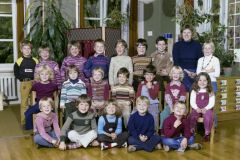 Klassenfoto Kindergarten Dorf, Fr. Schmid, 1979