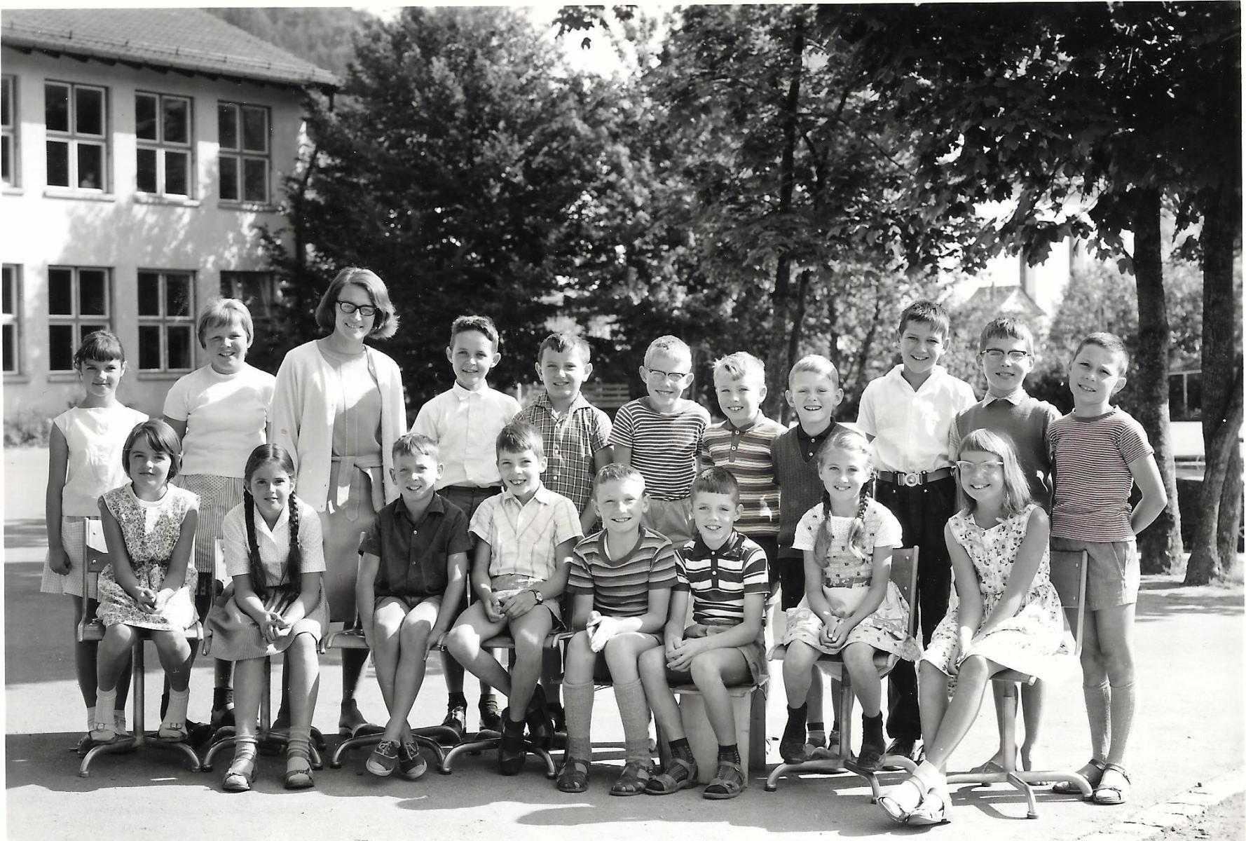 Schuljahr 1964/65, 4. Klasse Dorf von Susi Albrecht