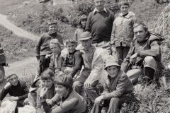 Klassenfoto Primar Berg, Klassenlager Unter Engadin, 1972/73, mit Lehrer Hansueli Kuhn Klassenfoto Primar Berg, Klassenlager Unter Engadin, 1972/73, mit Lehrer Hansueli Kuhn