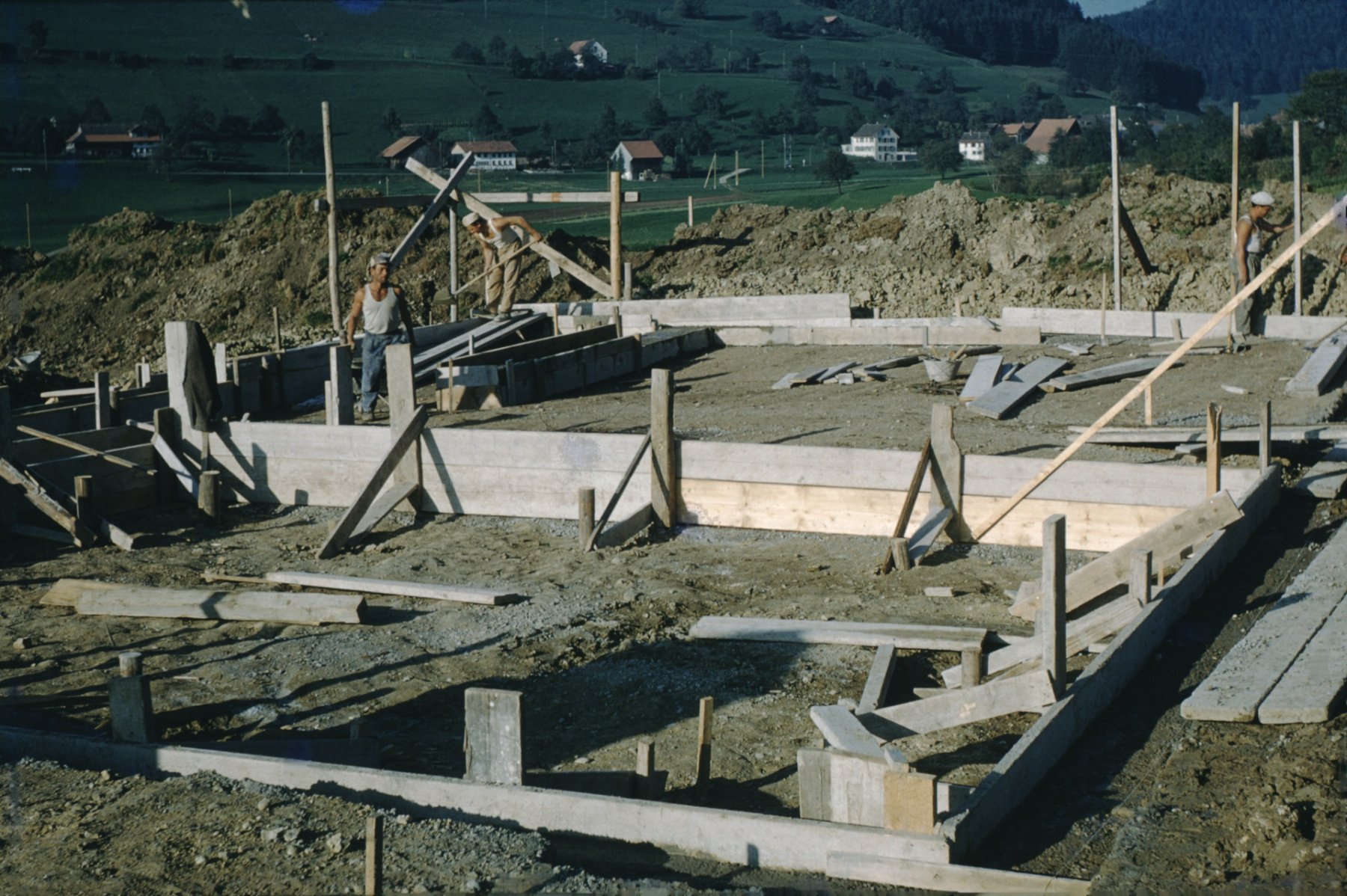 Bau der Schulanlage Maiwinkel, imHG Schulhaus Bettswil
