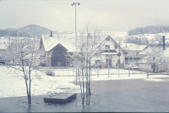 Schulhaus Dorf Schulhausplatz