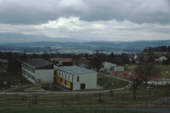 Blick auf Schulanlage Adetswil