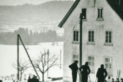 Schulhaus Wappenswil im Winter
