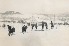 Skischule beim Schulhaus Wappenswil