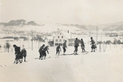 Skischule beim Schulhaus Wappenswil