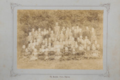 Klassenfoto mit Albertine Schaufelberger (*1889), Adetswil 1900 (hintere ganz links)