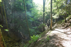 Täuferhöhle, Tobel der jungen Aa