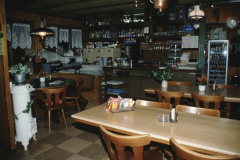 Restaurant Rosinli, Adetswil, Blick gegen das Büffet