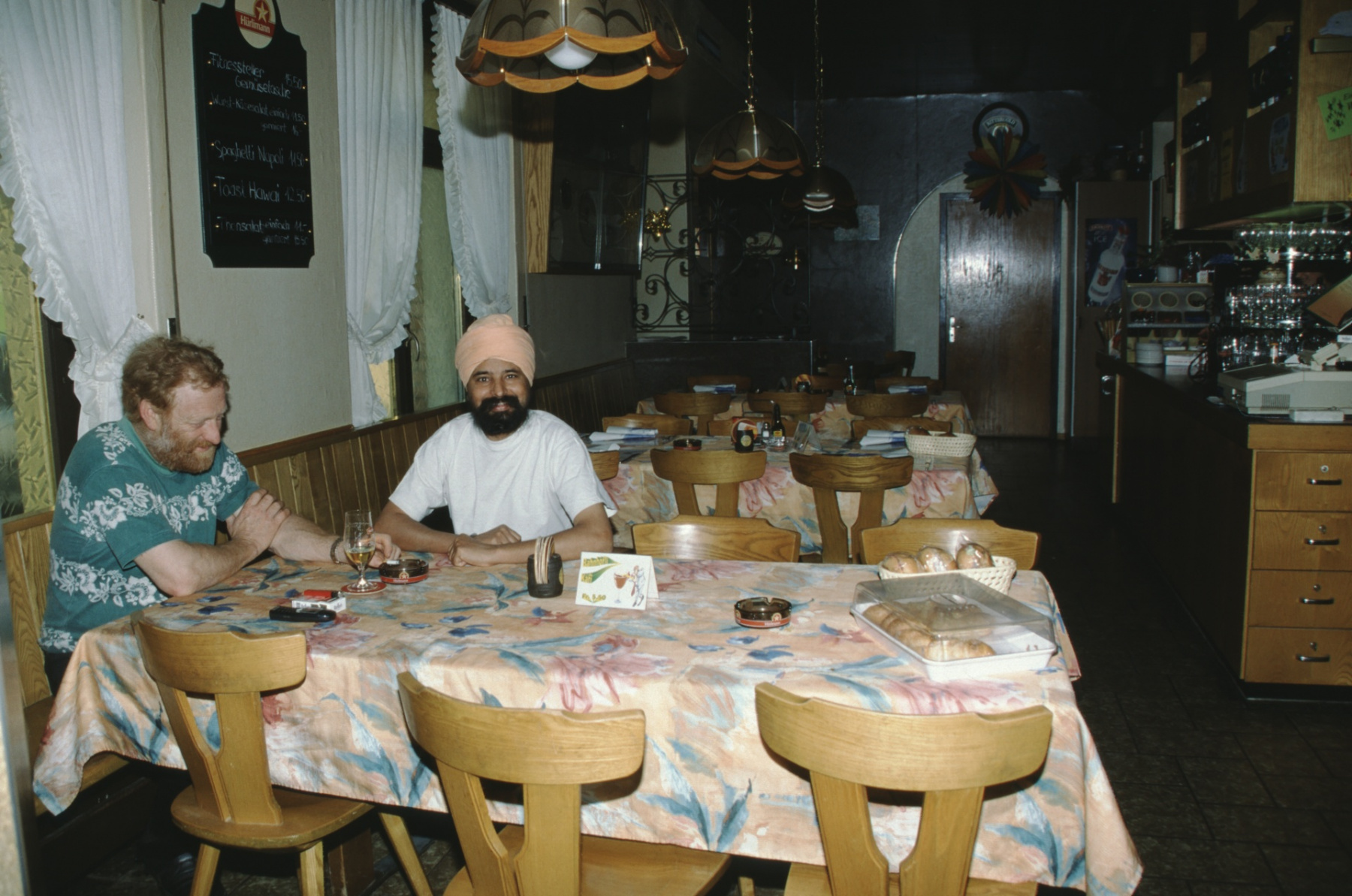 Restaurant Bahnhof, E.Abbühl + Restaurateur aus Indien