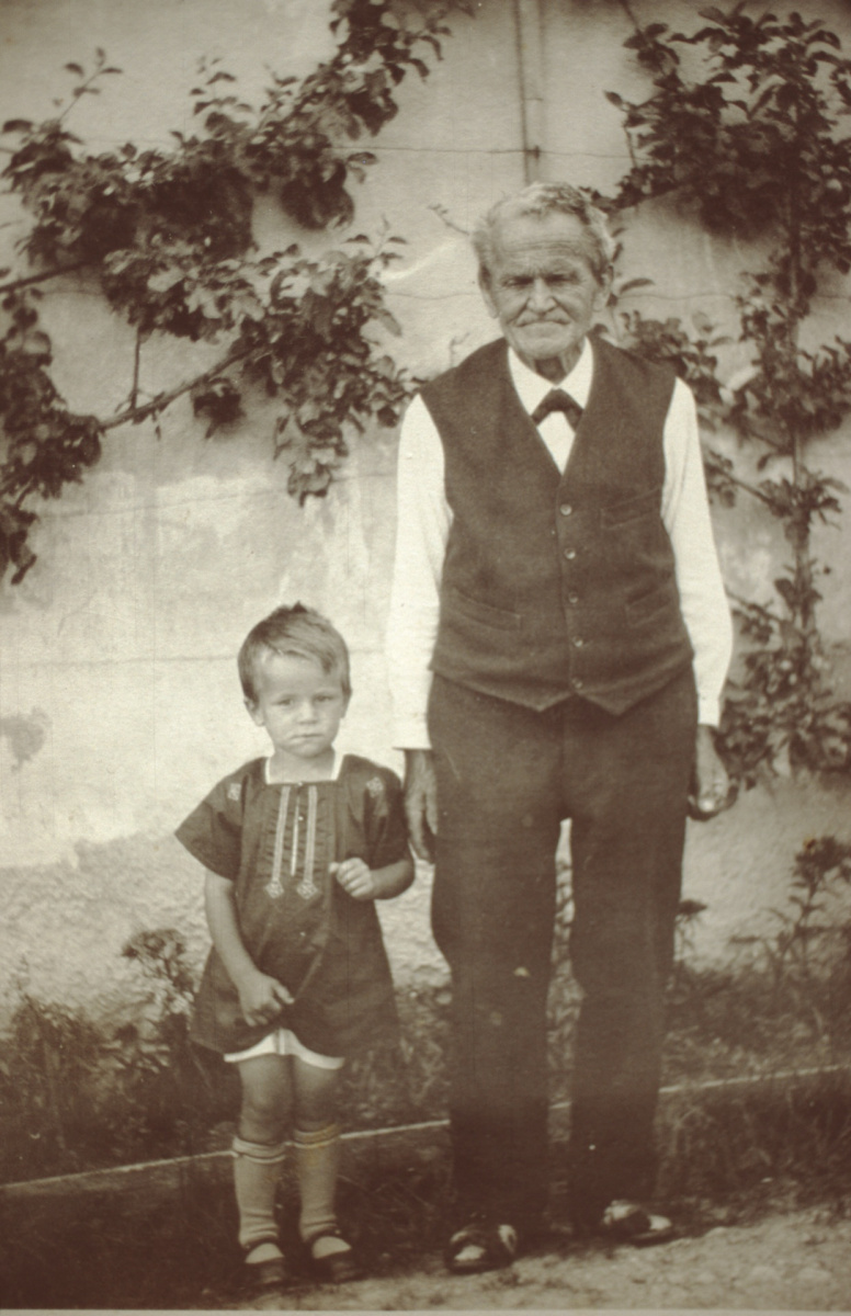 Gottlieb Walder 1850-1938, Wirt Wirtschaft Walder (Glärnischblick), mit Enkel Hansjörg