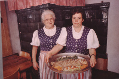 Bergrestaurant Sunehof, Margrit Zangger + Tochter Margrit Spörri-Zangger