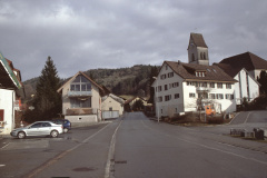 Adetswilerstr, beim Landi mit lk Ochsen, ref. Kirche