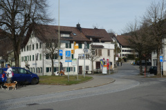 Blick auf Dorfplatz (Gleicher Standort wie PAB.BAH1.002)