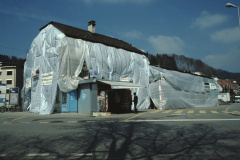 Bahnhof «eingekleidet» Renovation