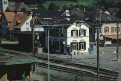 Bahnhof frisch renoviert, Grossbuchstaben wie früher