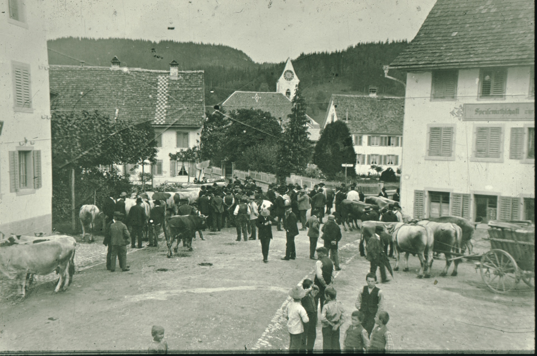 Viehmarkt auf dem Dorfplatz