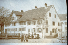 Dorfplatz-Schulhausstrasse Flarzhaus