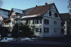 Dorfplatz-Schulhausstrasse Flarzhaus