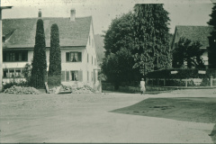 Dorfplatz-Schulhausstrasse Gde.Haus