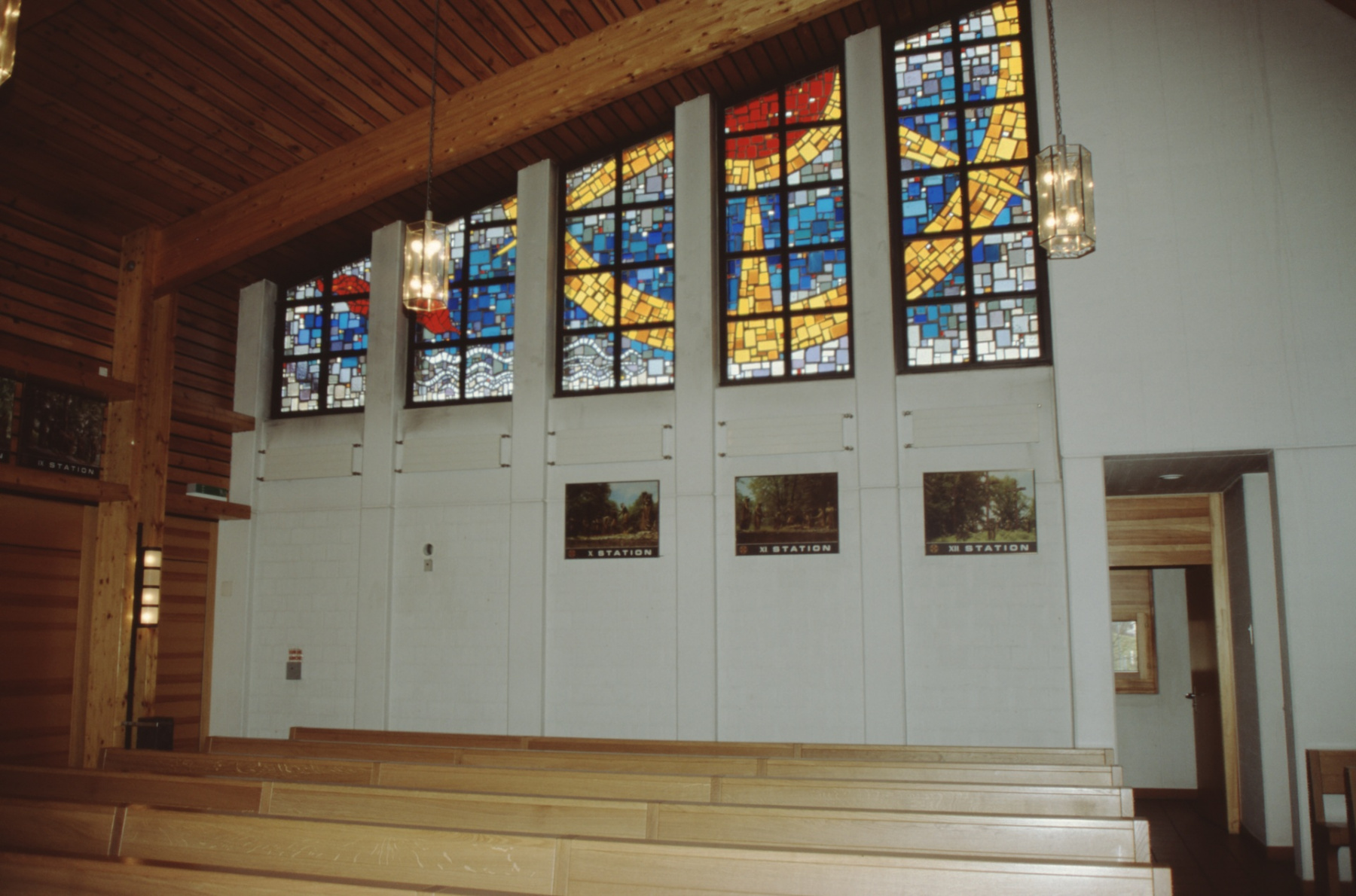 Kath. Kirche Glasfenster (Bruder Klaus Rad)