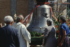 Kath. Kirche Glockenweihe Abt Ivo auf der Maur