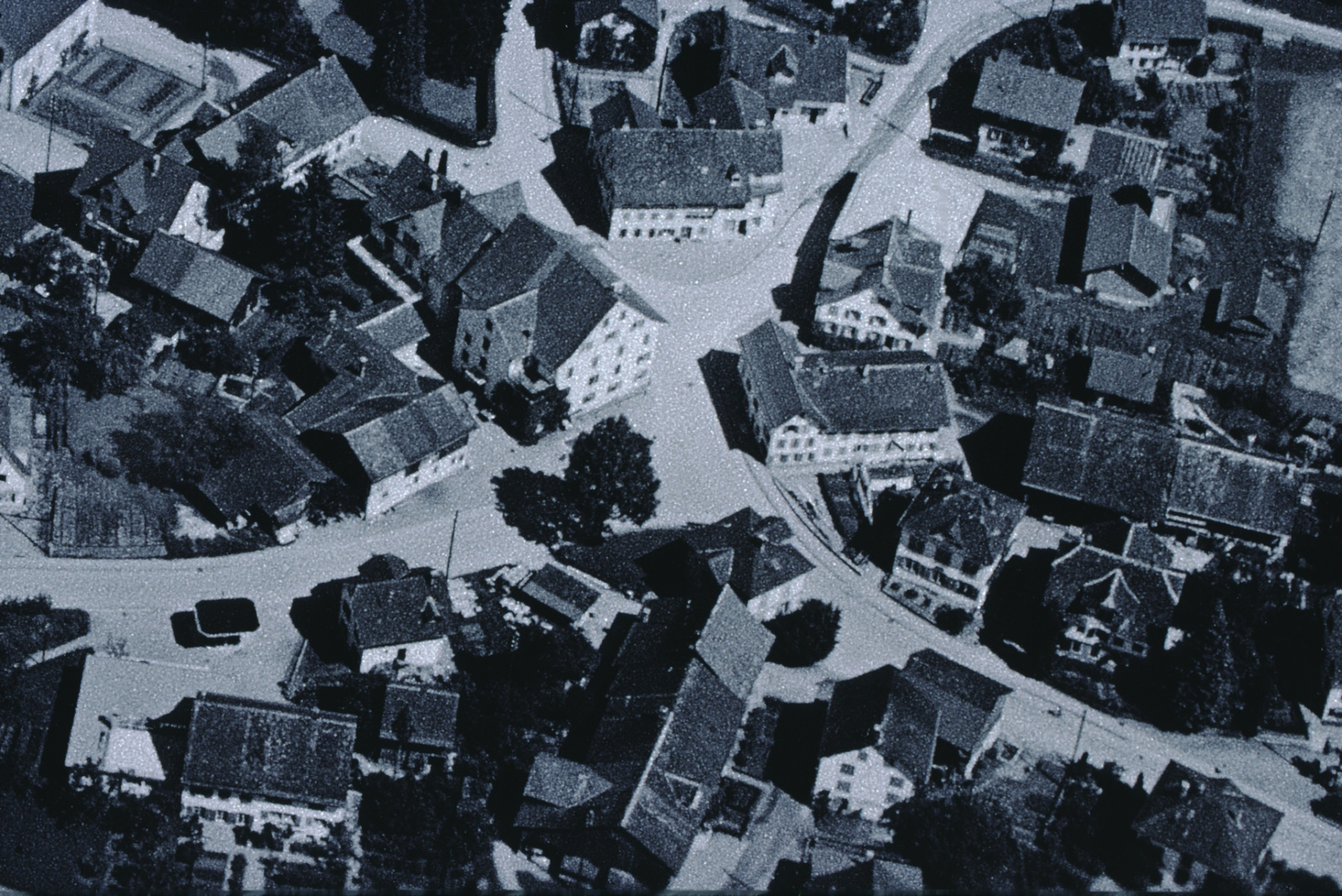 Luftaufnahme Swissair Detail Dorfmitte