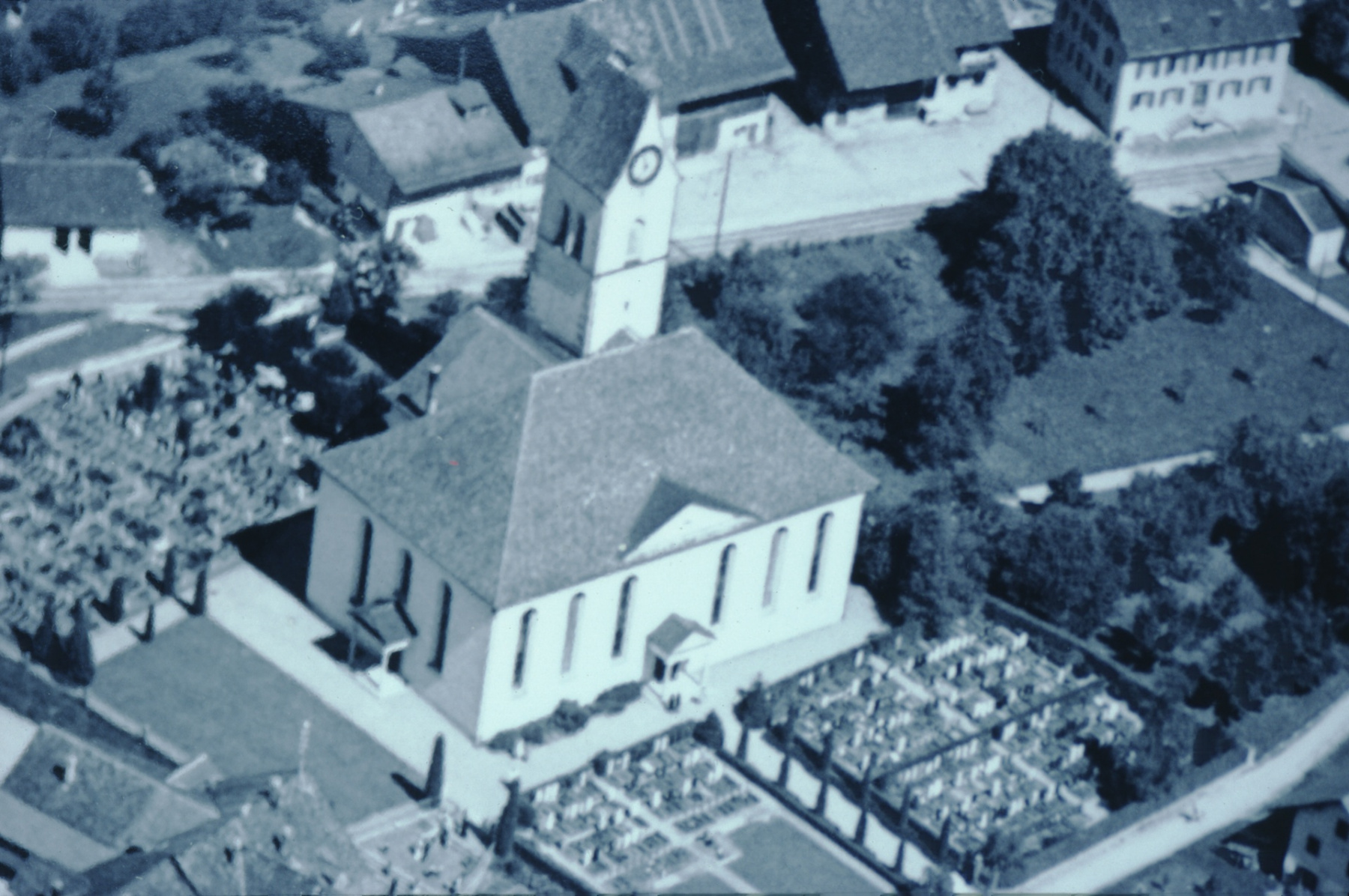 Luftaufnahme Swissair Detail Kirche
