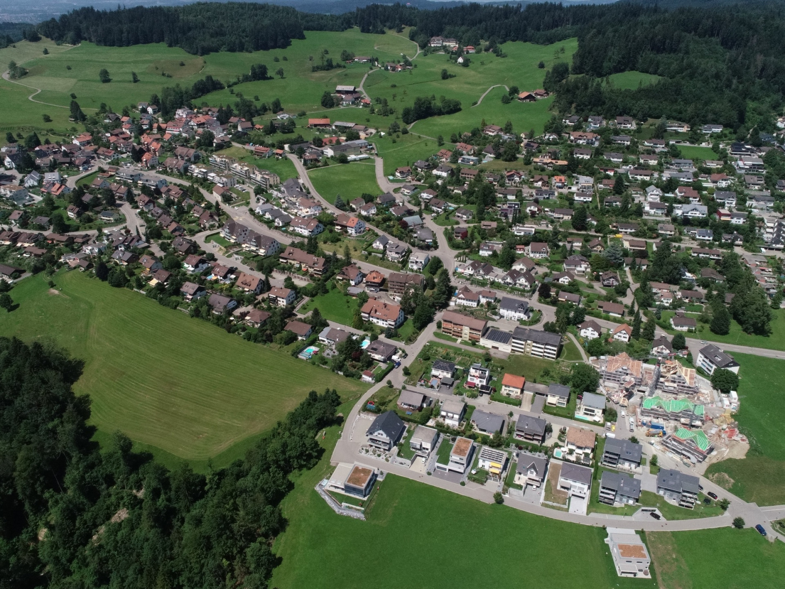 Luftaufnahme, Adetswil mit Erholungshaus