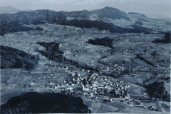Luftaufnahme Swissair Dorf mit Bachtel